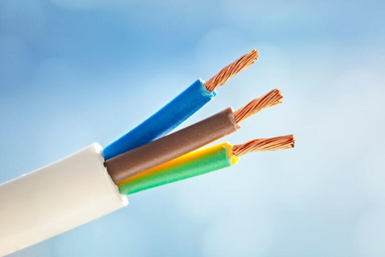 Cable fase y neutro: aprende a distinguirlos