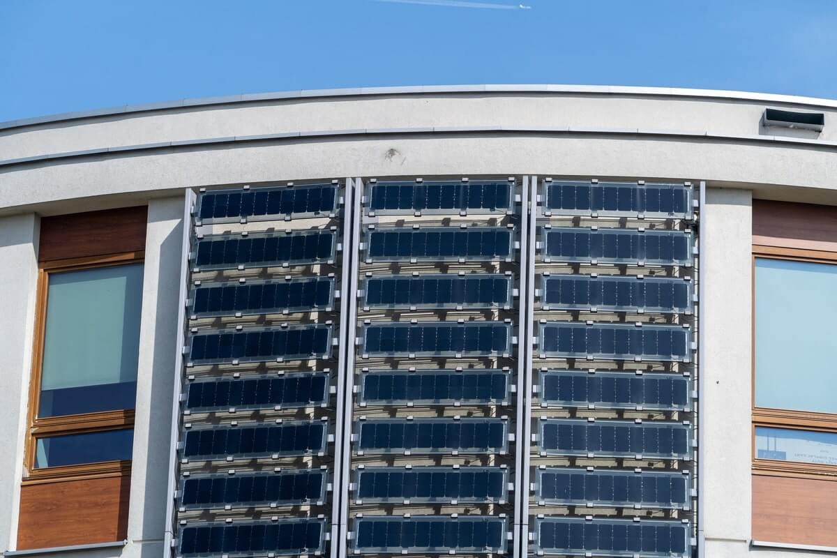 Placas solares en fachadas verticales