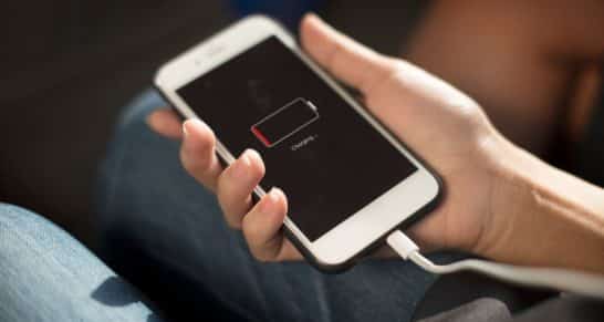 como cargar el movil sin luz